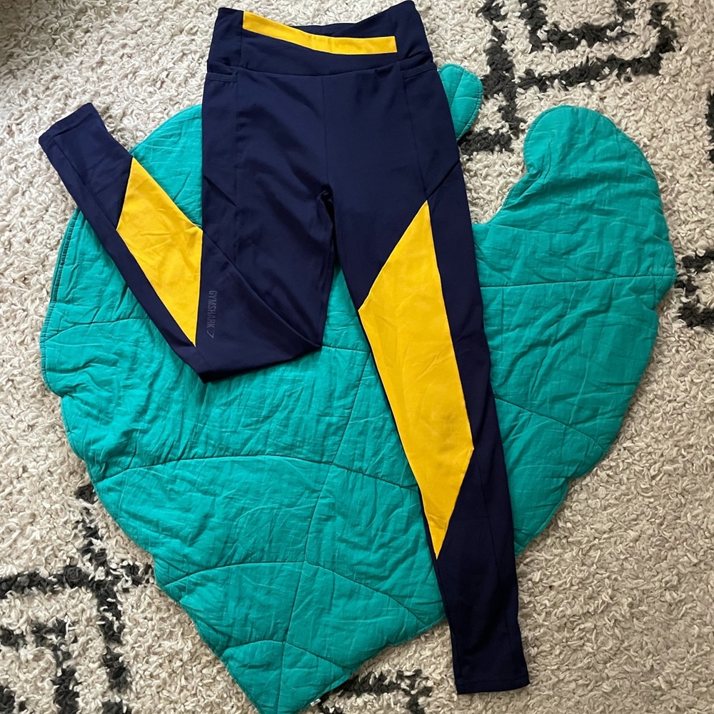 Gymshark leggings | Small | Asymmetrical Color Block